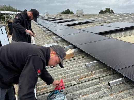 Solar-installation-team-commercial